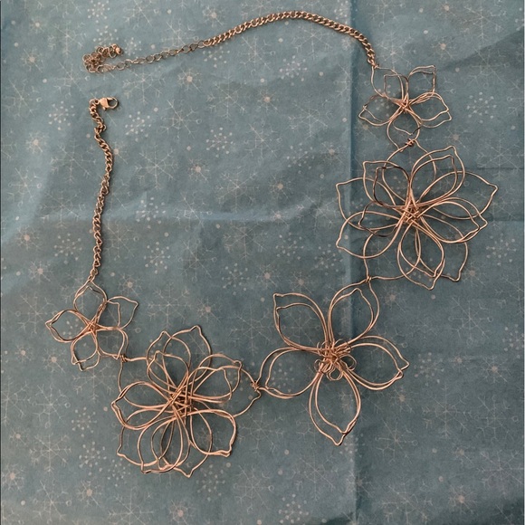 Torrid gold flower necklace
